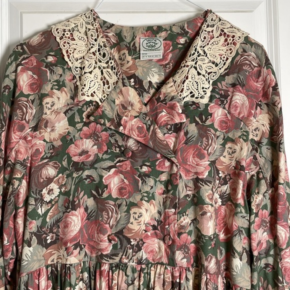Vintage Laura Ashley Dress in hard to find size - Picture 2 of 11